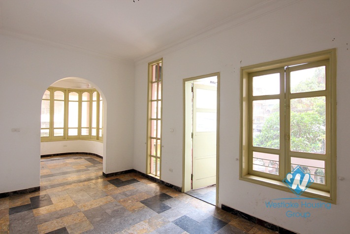 A beautiful restaurant for rent in Tay Ho, Ha noi