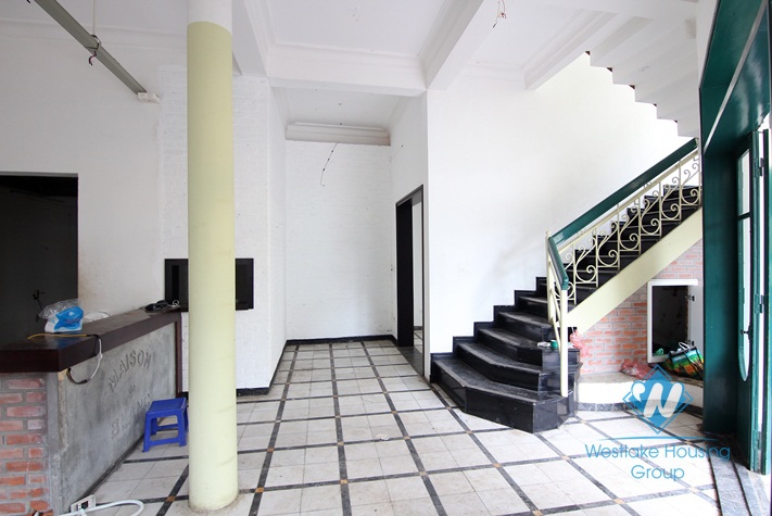 A beautiful restaurant for rent in Tay Ho, Ha noi