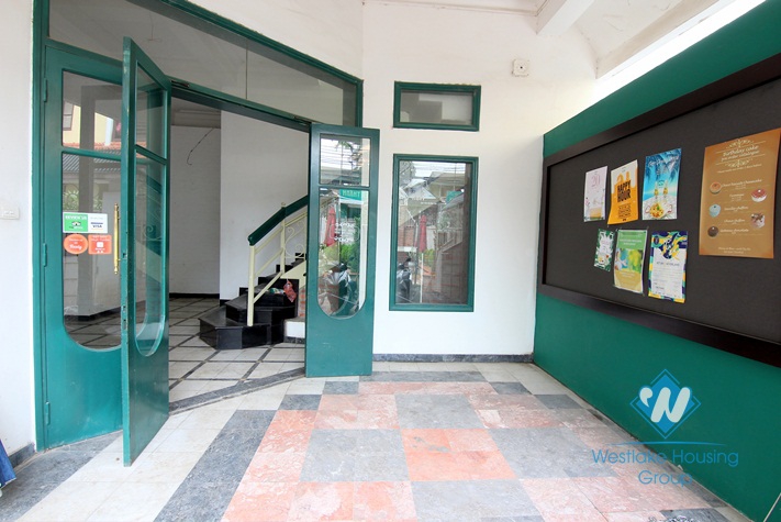 A beautiful restaurant for rent in Tay Ho, Ha noi