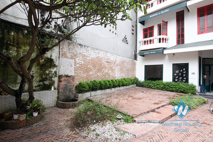 A beautiful restaurant for rent in Tay Ho, Ha noi