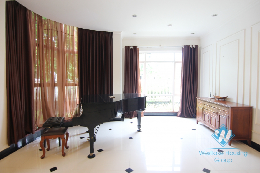 High quality class villa for rent with a huge garden for rent in Ciputra area, Tay Ho, Ha Noi