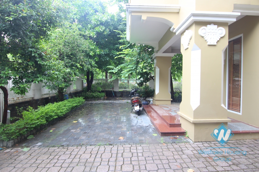 High quality class villa for rent with a huge garden for rent in Ciputra area, Tay Ho, Ha Noi