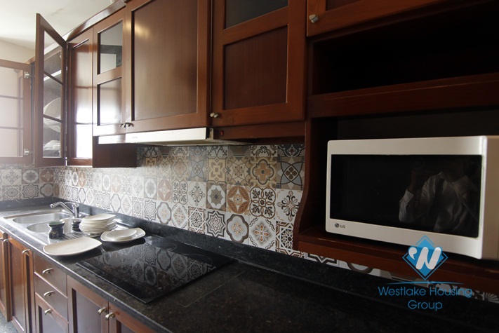 A cheap 3 bedroom duplex apartment for rent in city center