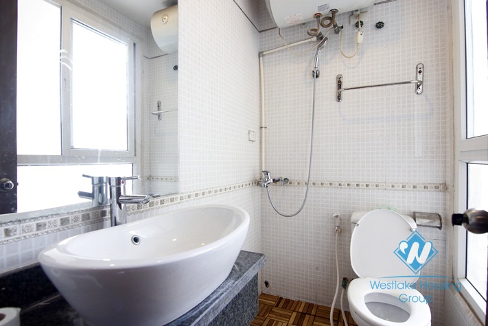 A cheap 3 bedroom duplex apartment for rent in city center