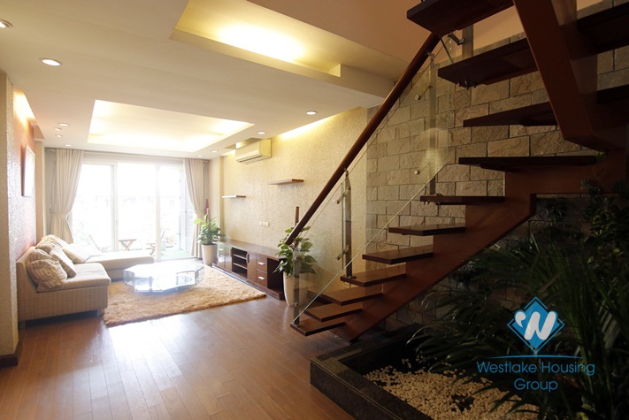 A cheap 3 bedroom duplex apartment for rent in city center