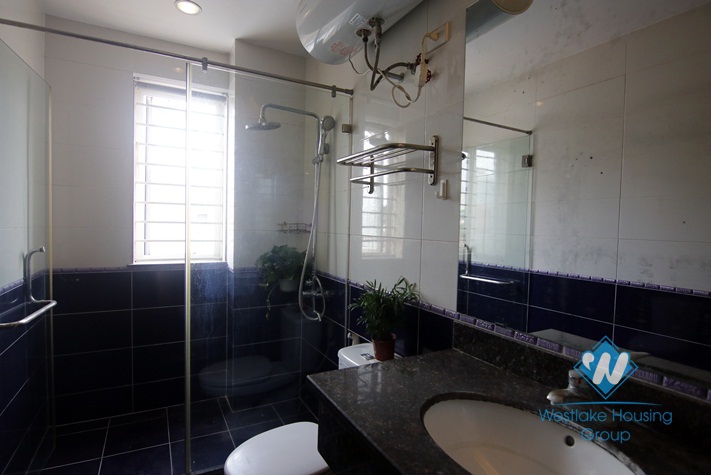 A cheap 3 bedroom duplex apartment for rent in city center