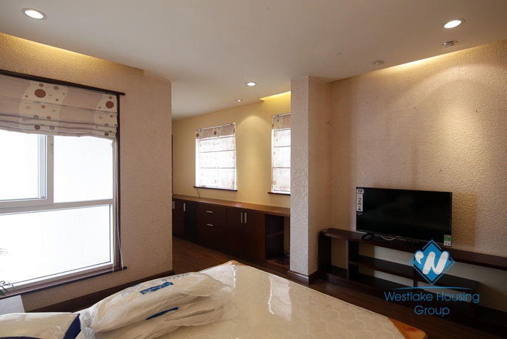 A cheap 3 bedroom duplex apartment for rent in city center