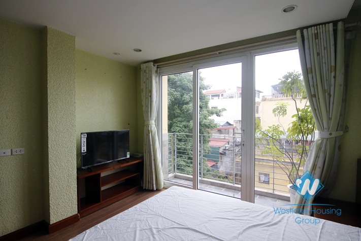 A cheap 3 bedroom duplex apartment for rent in city center