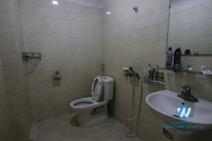 Six bedrooms house for rent in Hoang Hoa Tham street, Ba Dinh district, Ha Noi