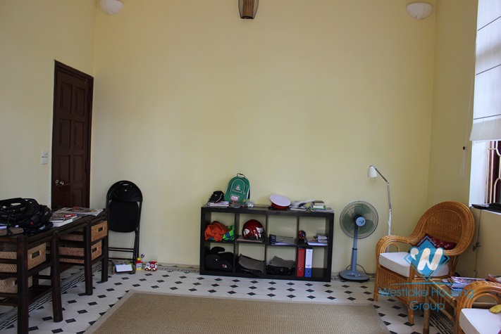 House for rent in Westlake area with large yard and lake view 