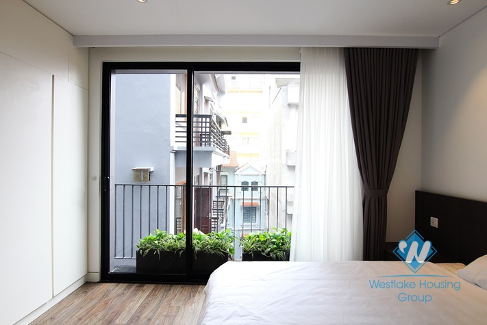 Modern 02 bedrooms apartment for rent in To Ngoc Van st, Tay Ho District 