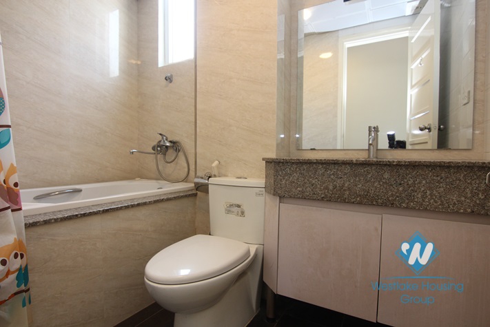 One bedroom apartment in Xuan dieu st, Tay Ho district for rent