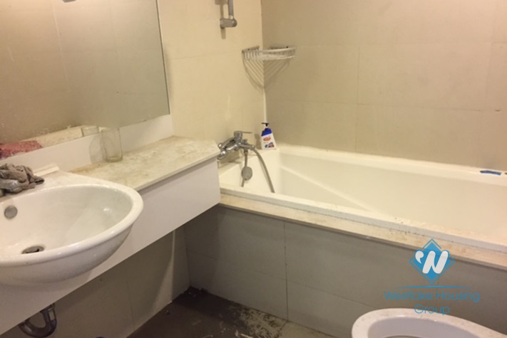 High floor 80 sqm natural light apartment in Kim Ma - Ngoc Khanh area