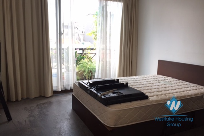 High floor 80 sqm natural light apartment in Kim Ma - Ngoc Khanh area