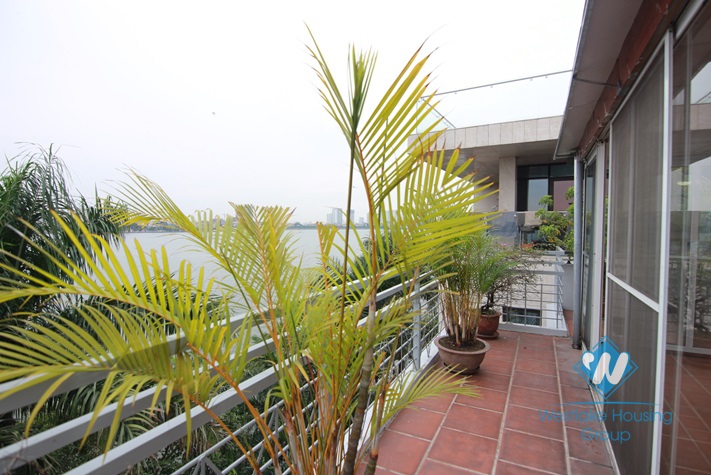 Lake view modern house for rent in Tay Ho, Ha Noi