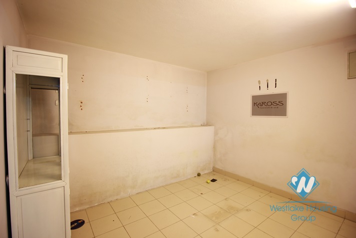 Stunning newly renovated house for rent in Nghi Tam village, Tay Ho, Hanoi