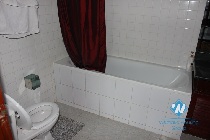 House for rent in Westlake area with large yard and lake view 