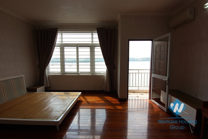 House with 4 bedrooms for rent in Yen Phu Village, Tay Ho, Ha Noi