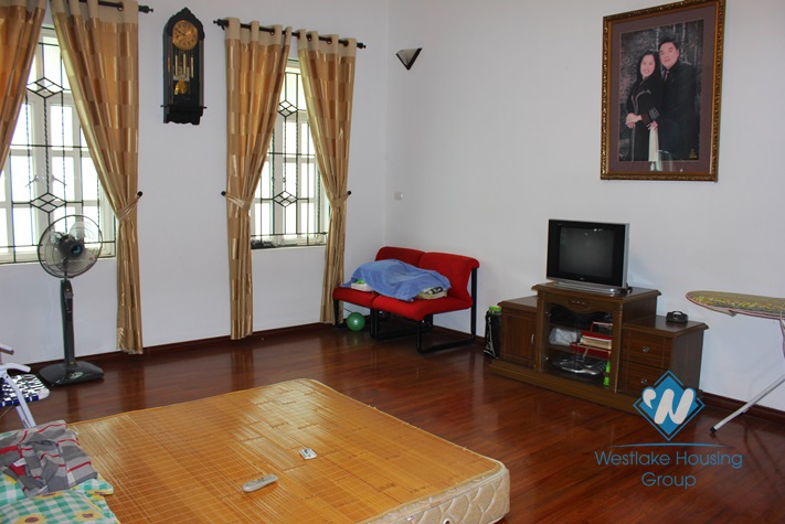 Cosy house for rent in Au Co street, Tay Ho District, Ha Noi