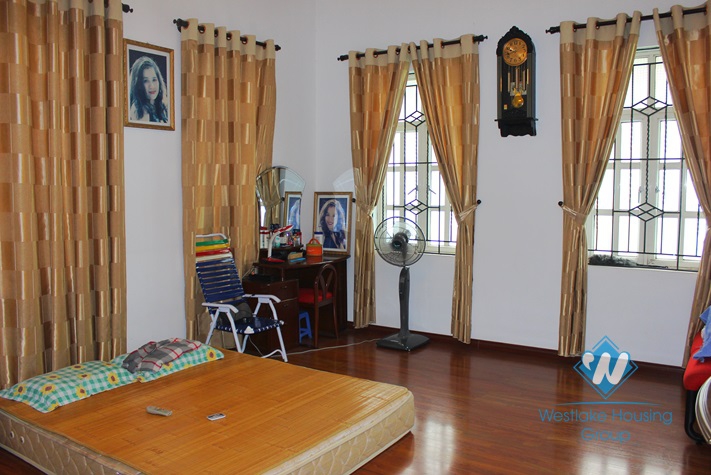 Cosy house for rent in Au Co street, Tay Ho District, Ha Noi