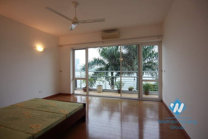 Lake view modern house for rent in Tay Ho, Ha Noi