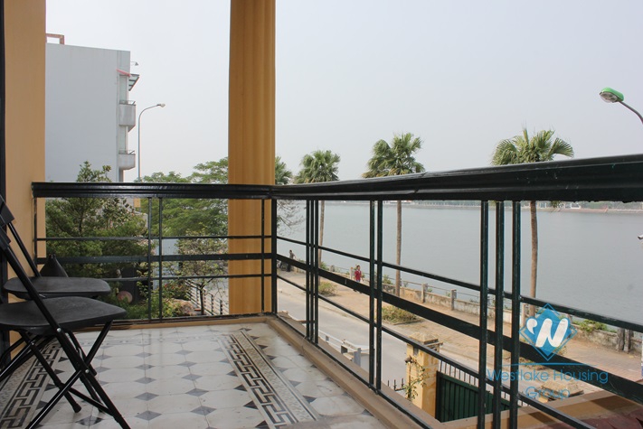 House for rent in Westlake area with large yard and lake view 