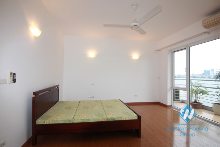 Lake view modern house for rent in Tay Ho, Ha Noi