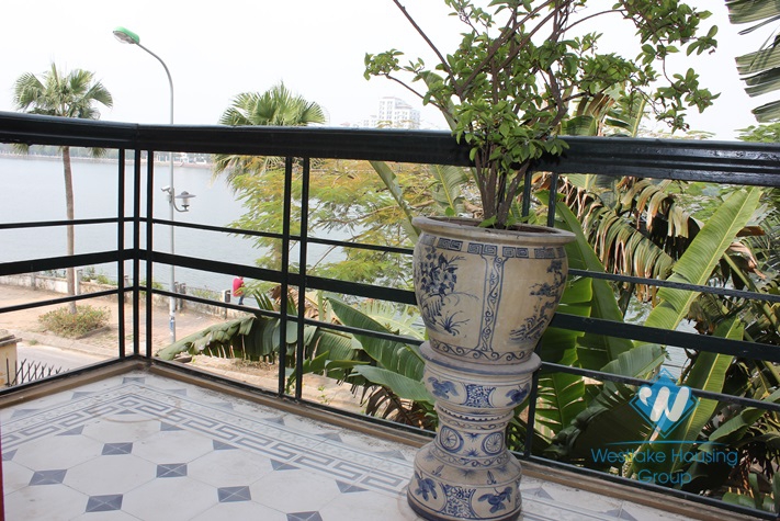 House for rent in Westlake area with large yard and lake view 