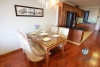 Modern apartment with 02 bedrooms apartment in Xuan Dieu st for rent.