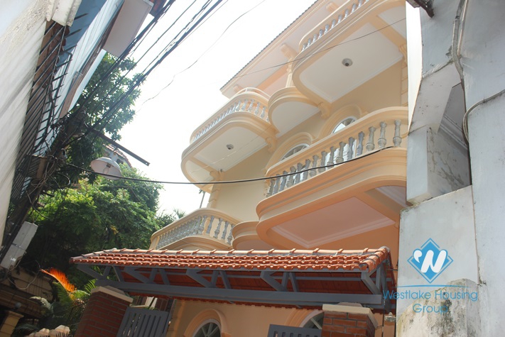 Bright renovated house with 3 bedroom and a huge garden for rent in Westlake Tay Ho, Ha Noi