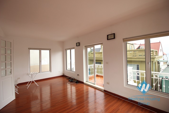 Bright house for rent in Dang Thai mai st, Tay Ho area.