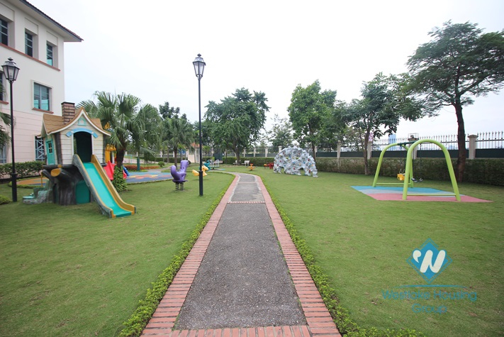 Two bedrooms apartment with high quality for rent in Diamond Westlake