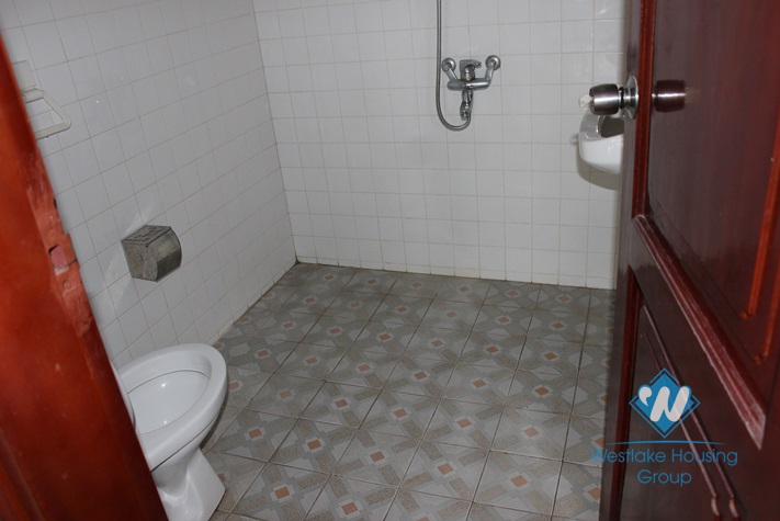 House for rent in Westlake area with large yard and lake view 