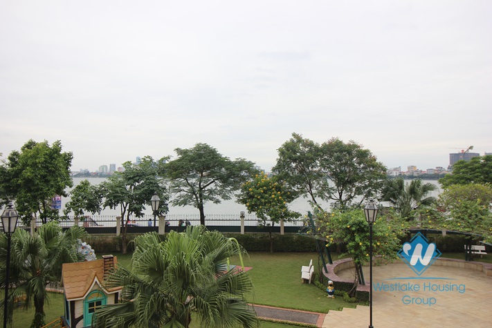 Two bedrooms apartment with high quality for rent in Diamond Westlake