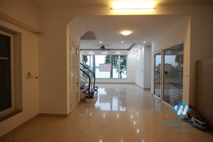 Lake view modern house for rent in Tay Ho, Ha Noi