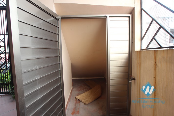 Large house on the street for rent in Linh Lang street, Ba Dinh district, Hanoi 