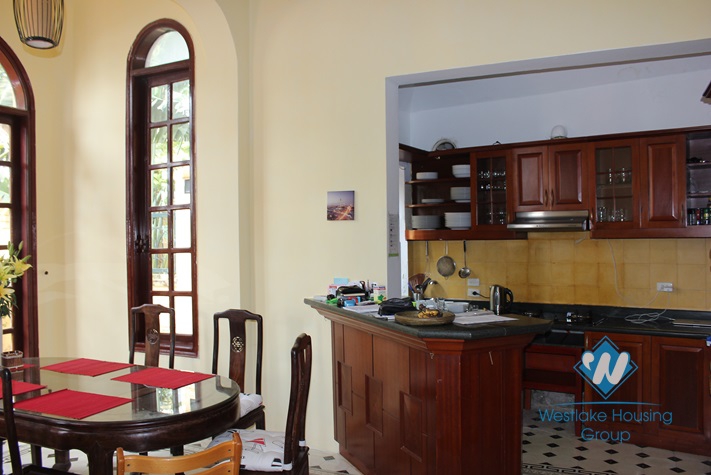 House for rent in Westlake area with large yard and lake view 