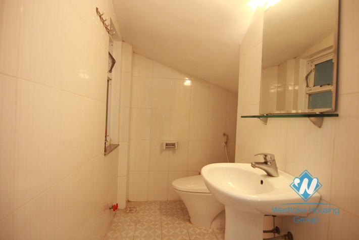 Lake view modern house for rent in Tay Ho, Ha Noi