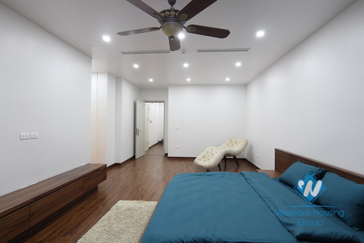 Lakeview and Brandnew 03 bedrooms penhouse for rent in Tay Ho area.