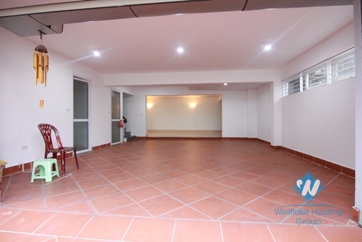 Lake view modern house for rent in Tay Ho, Ha Noi