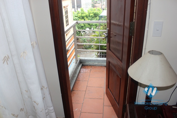 Apartment with 01 bedroom, 02 bathrooms for rent in Tay Ho