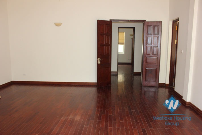 Au Co str., - Charming modern house of full natural light & quiet residence 6BR