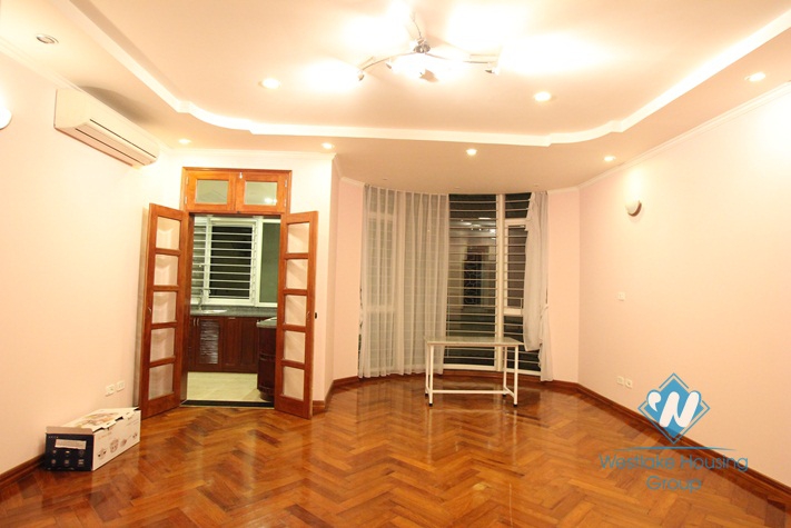 Brand new unfurnished  villa  for rent in Cau Giay District, Ha noi