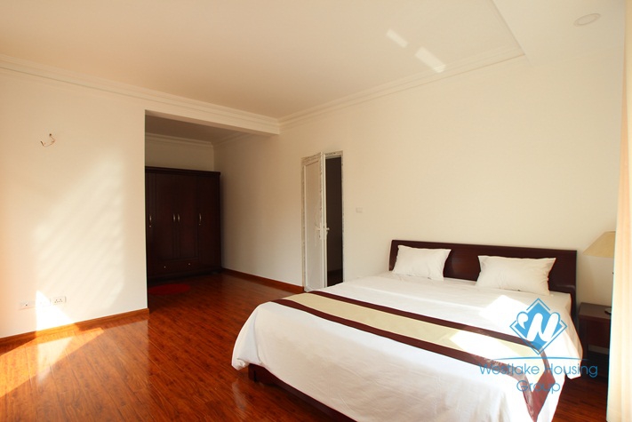 Brand new lake view apartment for lease on Xuan Dieu street, Tay Ho, Hanoi