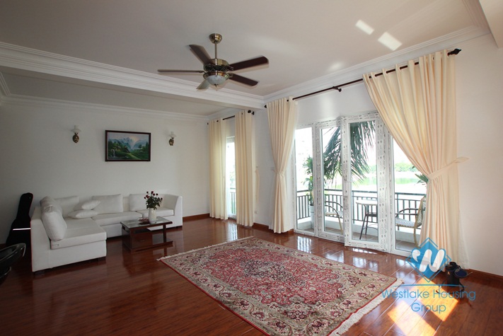 Brand new lake view apartment for lease on Xuan Dieu street, Tay Ho, Hanoi