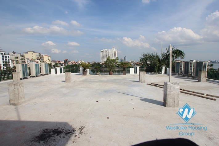 Brand new lake view apartment for lease on Xuan Dieu street, Tay Ho, Hanoi