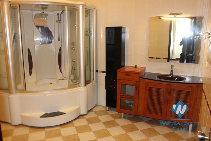 unfurnished house for lease in Au Co street