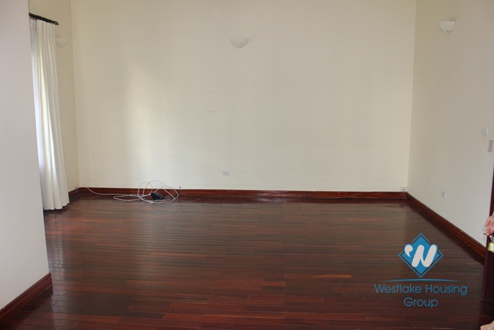 unfurnished house for lease in Au Co street