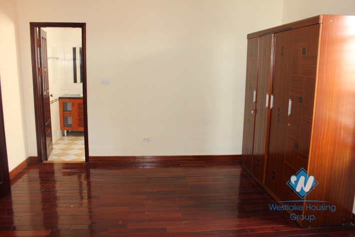 unfurnished house for lease in Au Co street