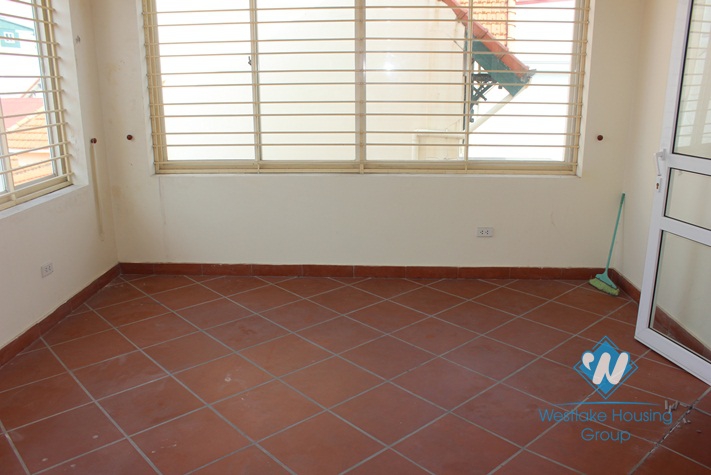 unfurnished house for lease in Au Co street